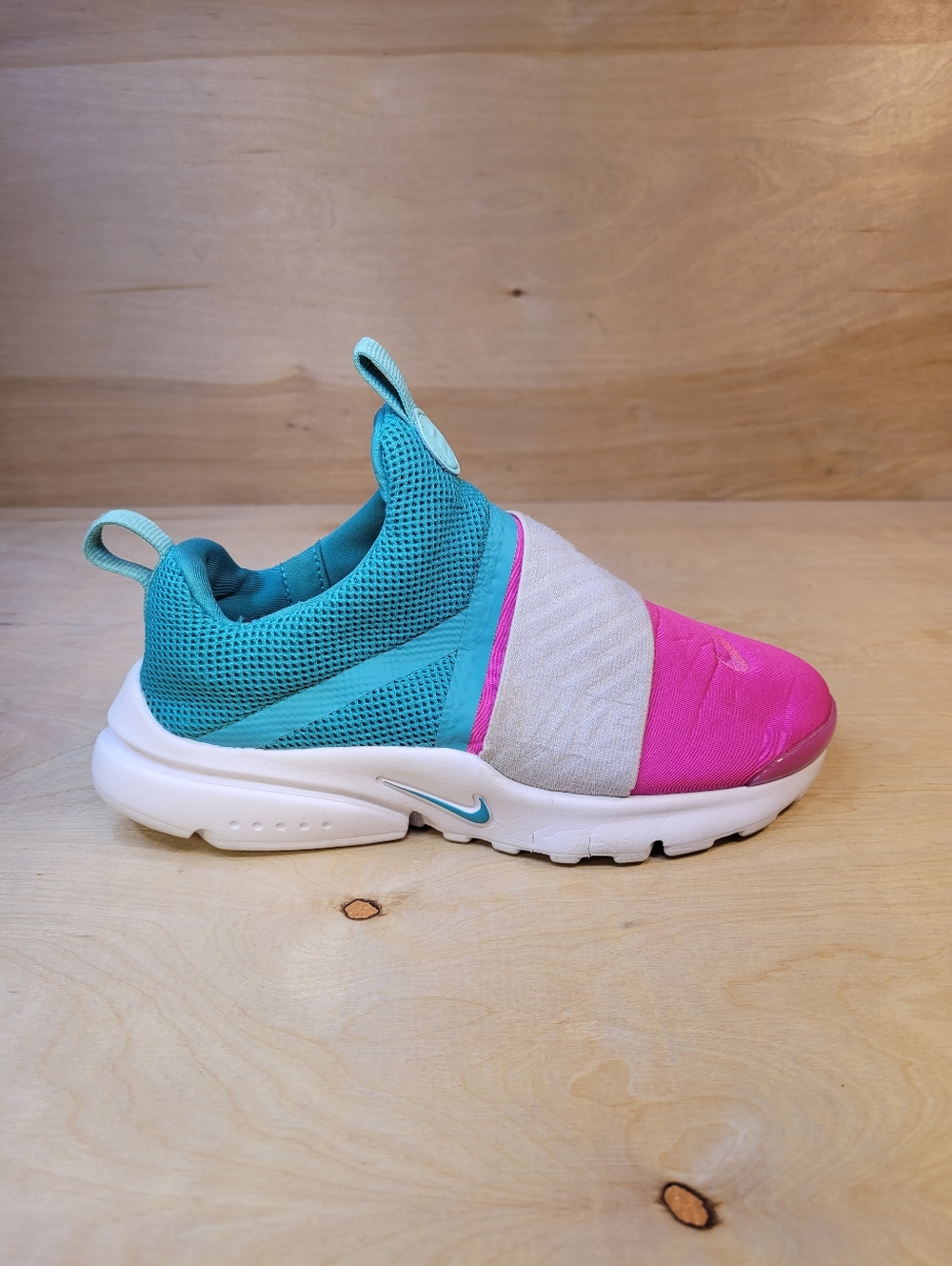 Nike Presto Extreme Cabana/Laser Fuchsia Color Slip On Kids Shoes
